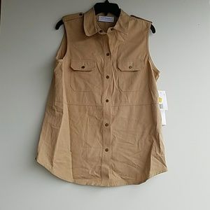 🎄NWT Villager | snap button down tank